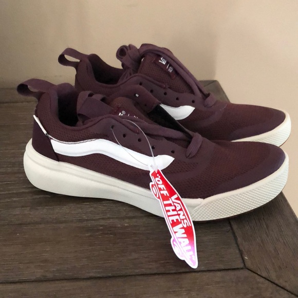 Vans Shoes - Ultra range vans size 6 NEW IN BOX